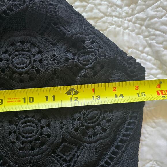 Abercrombie & Fitch Black Lace Halter Cropped Top Size S Boho - Picture 5 of 6